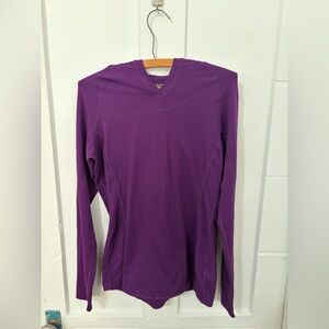 Mountain hardware hooded base layer